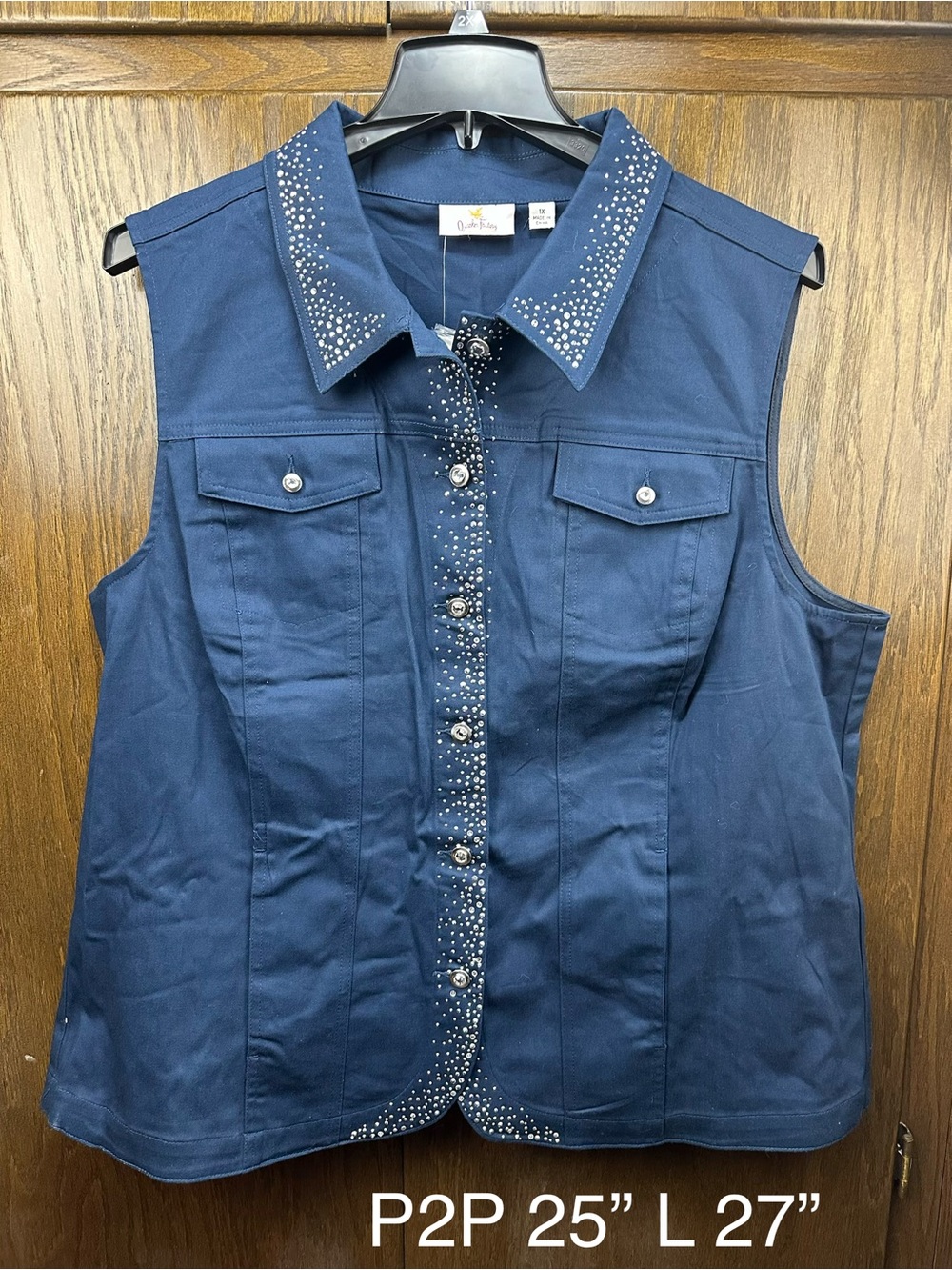Quacker Factory Women’s 1X Navy Blue Rhinestone Studded Sleeveless Vest Top